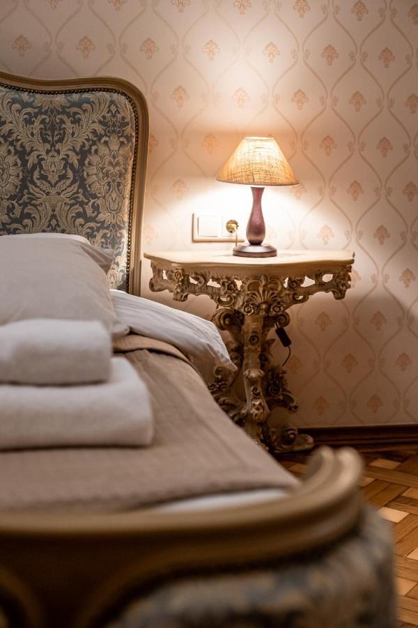 3 Bedrooms Royal Italian Style In An Austrian Building, Parking, Balcony Львів Екстер'єр фото