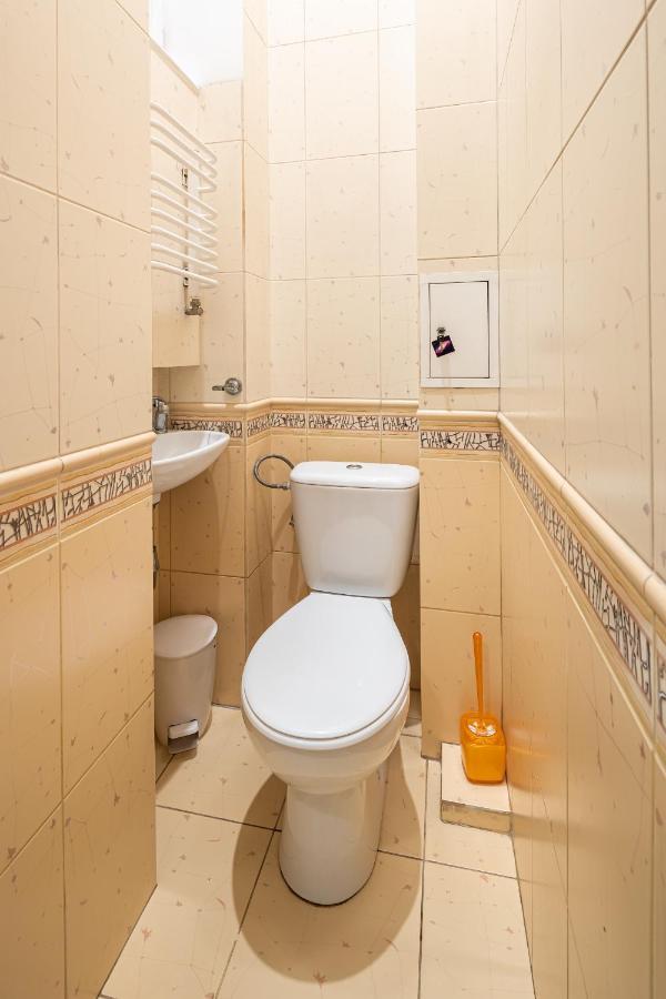 3 Bedrooms Royal Italian Style In An Austrian Building, Parking, Balcony Львів Екстер'єр фото