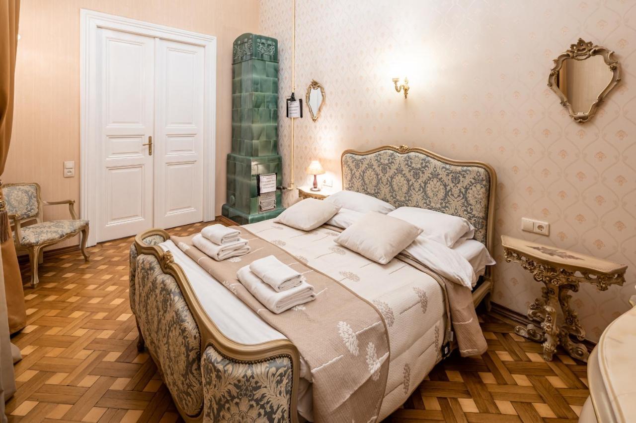 3 Bedrooms Royal Italian Style In An Austrian Building, Parking, Balcony Львів Екстер'єр фото