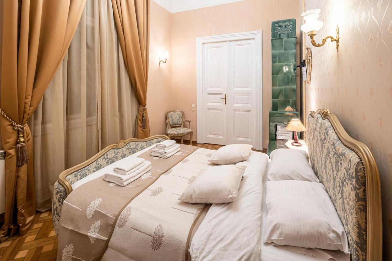 3 Bedrooms Royal Italian Style In An Austrian Building, Parking, Balcony Львів Екстер'єр фото