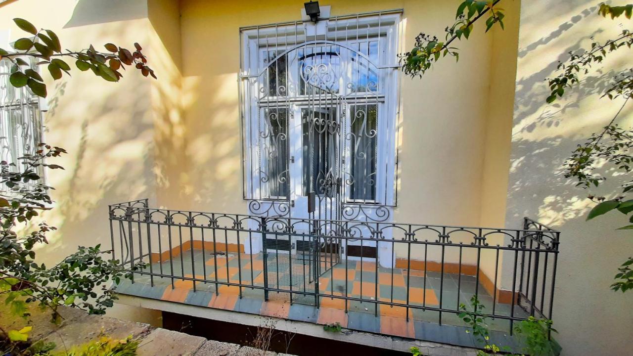 3 Bedrooms Royal Italian Style In An Austrian Building, Parking, Balcony Львів Екстер'єр фото
